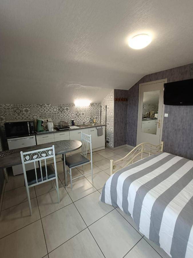 Gîte pour 3 personnes, avec jardin à Questembert - 2