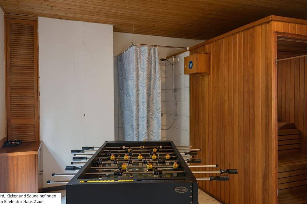 Ganze Wohnung, Angenehme Wohnung für 12 Gäste mit  W-Lan, Tv, Balkon und Haustiere erlaubt in Immerath, Vulkaneifel
