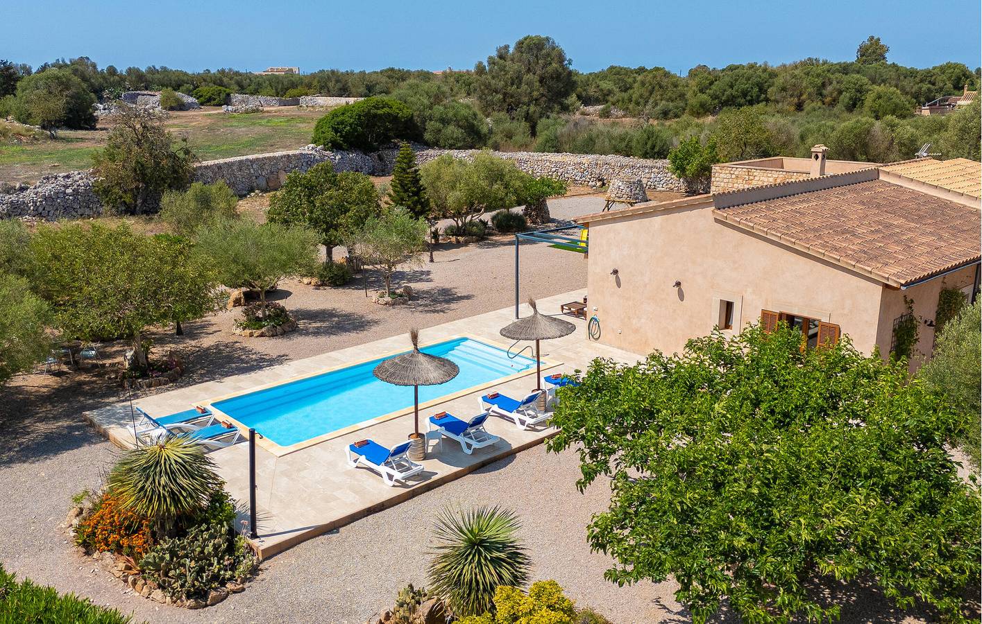 Elegante apartamento en Ses Salines con piscina y aire acondicionado, a 900 m del Restaurante Asador Es Teatre in Ses Salines, Mallorca Sur