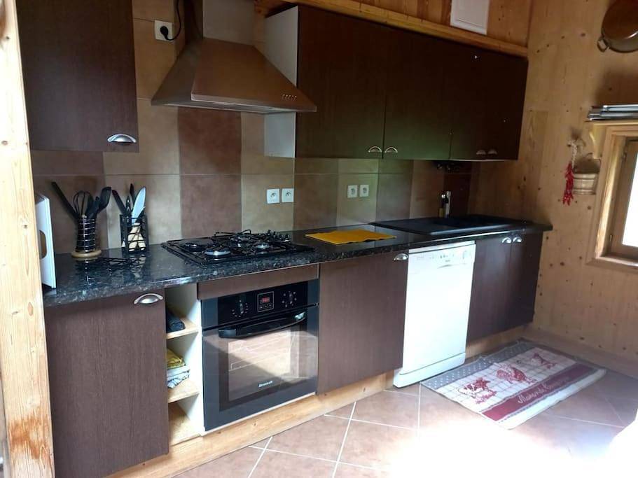 Appartement entier, Apartment in Sainte-Marie-de-Cuines, Région de Saint-Jean-de-Maurienne