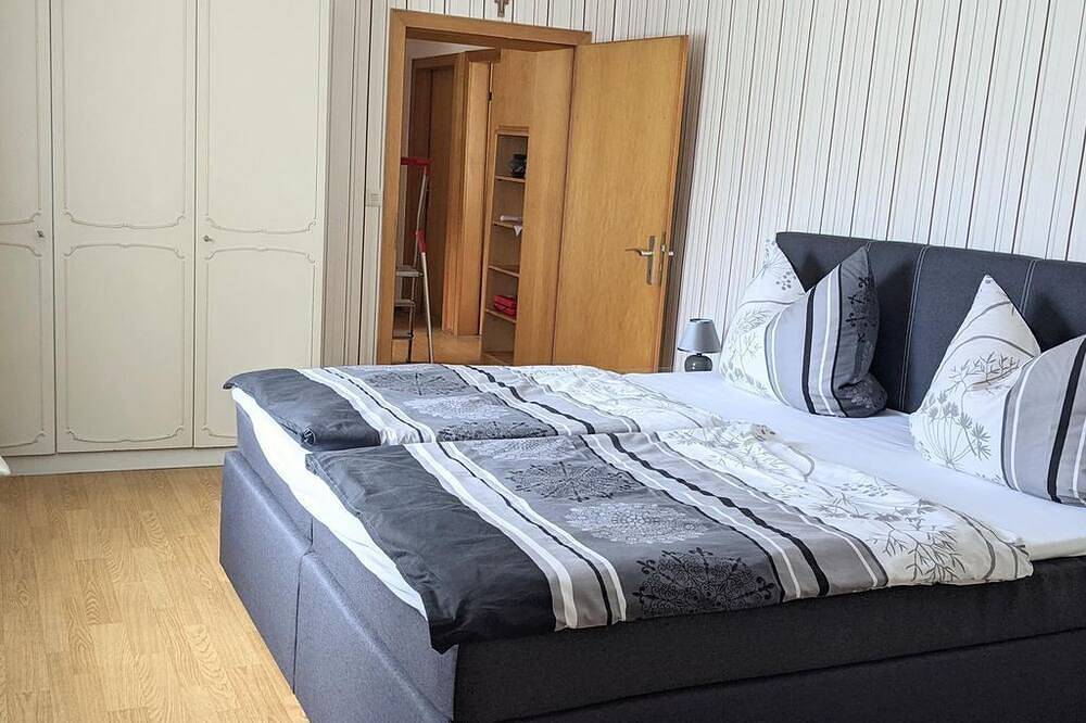 Ferienhaus Eckstein - 7-Bett-Ferienhaus Dusche/Wc, 4 Schlafräume in Deudesfeld, Vulkaneifel