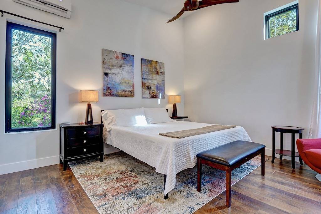 The Glass House-New Listing! Surrounded by nature. Close to Beach in Ogden (Wilmington), New Hanover County