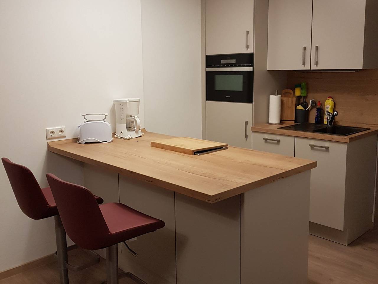 Ganze Ferienwohnung, Apartment Wachsenburgblick - Fewo mit komb.Wohn-Schlafraum, Küche,Bad mit Dusche+Wc und Wintergarten,Eg,54m² in Arnstadt, Thüringer Kernland