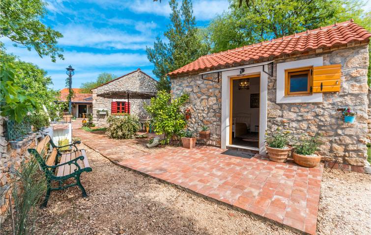 Ferienhaus für 9 Personen, mit Pool und Terrasse in Sukosan - 3