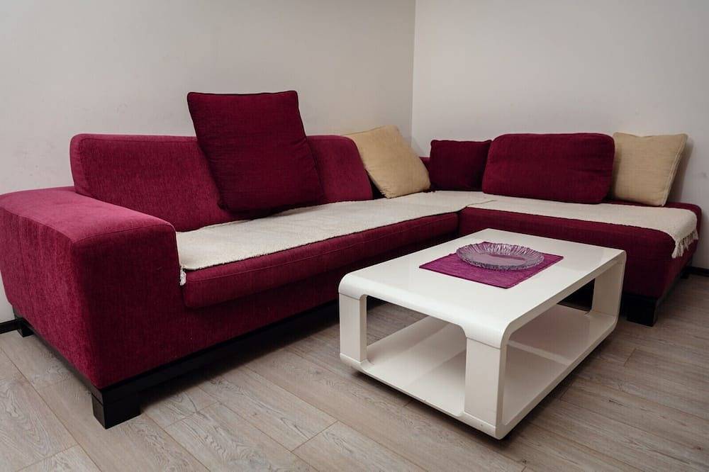 Tropical Paradise in a 1Br Apt 5 min to Sand Beach in Budva, Opština Budva