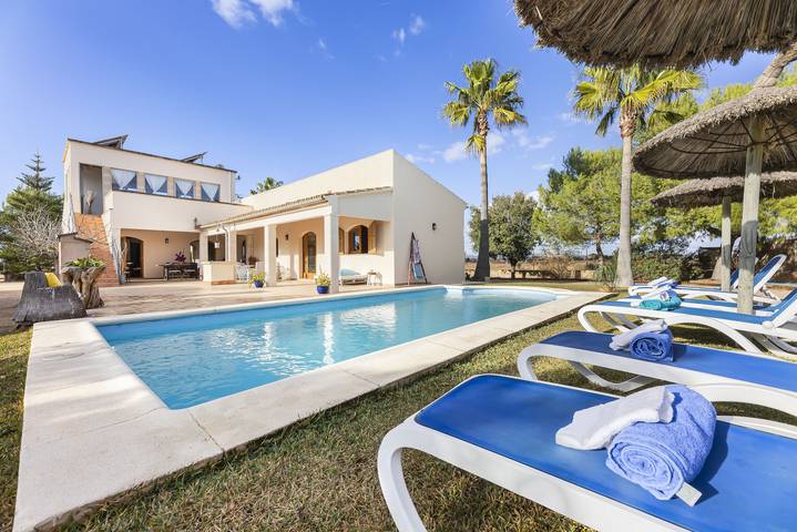 Casa rural para 8 personas, con jardín en Campos