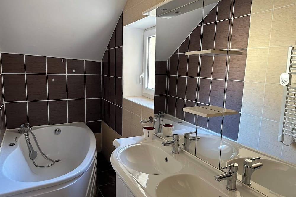 Appartement entier, Uzès : superbe gîte dans un mas provençal à 700m du centre ville in Uzès, Région de Nîmes