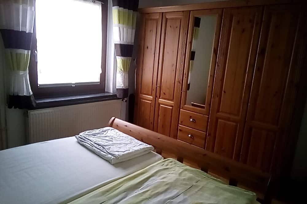 Ganze Wohnung, Komfort-Ferienwohnung in ruhiger Lage in Bernsbach, Lauter-Bernsbach