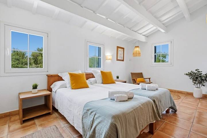 Gîte pour 10 personnes, avec terrasse et jardin à Alaior - 4