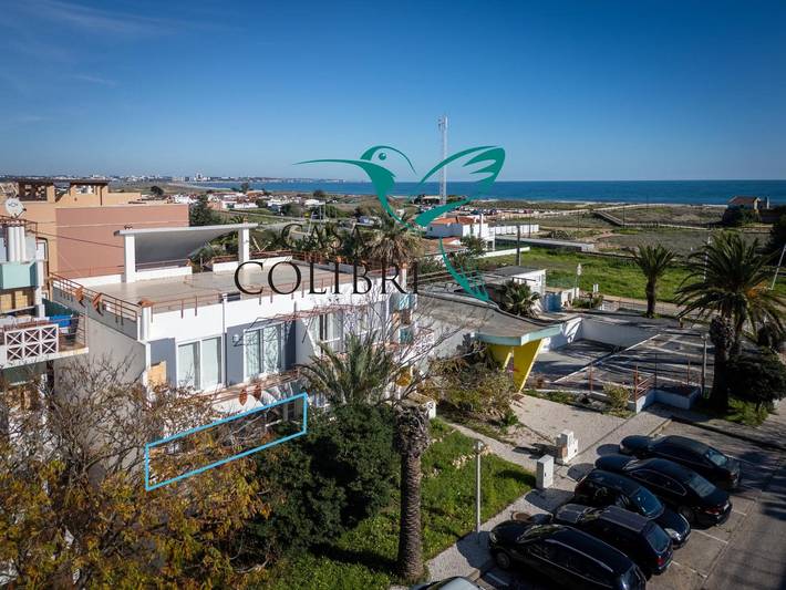 Apartamento inteiro, Apartamento 'Casa Colibri I Frente ao Mar com Wi-Fi e Ar Condicionado in São Sebastião, São Gonçalo de Lagos