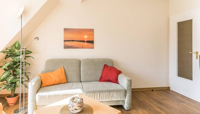 Ganze Wohnung, Haus Abendrot 1. Zentrale Ferienwohnung für 4 Personen. Mit Balkon. in Hafen Büsum, Büsum