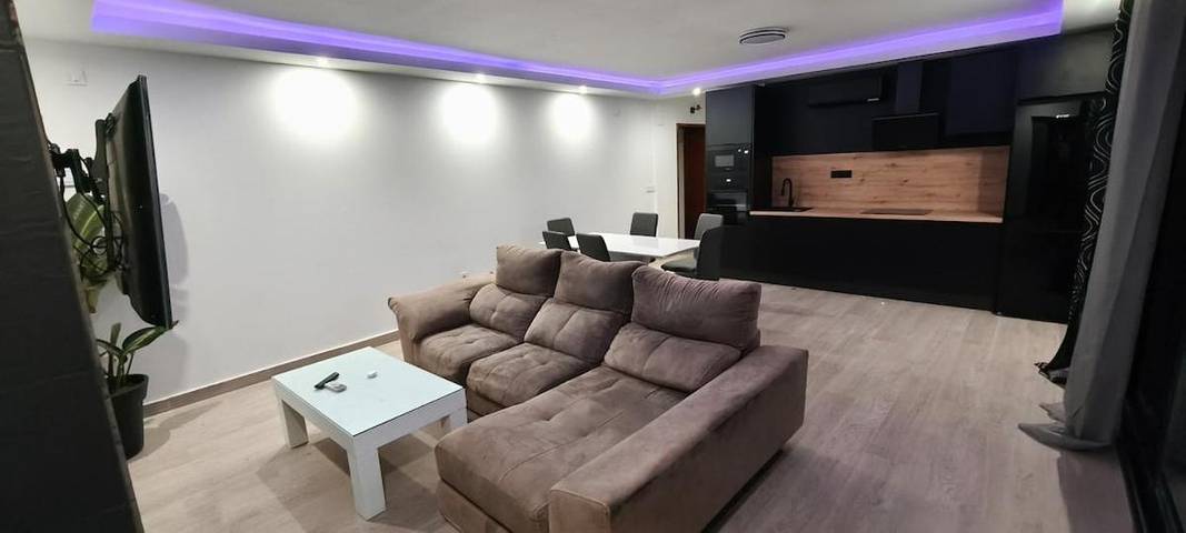 Casa rural para 8 personas, con vistas al lago y jardín además de vistas y piscina, Se admiten mascotas en San Vicente del Raspeig - 2