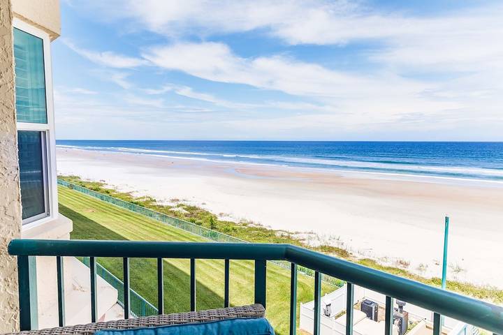 Vacation rental for 8 people, with hot tub and balcony in Ponce Inlet