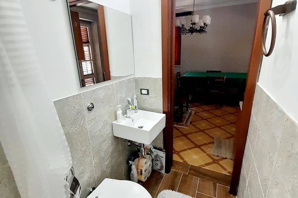 Appartamento intero, Monolocale \nexstra 0,4€/kw per la luce in Termini Imerese, Provincia di Palermo