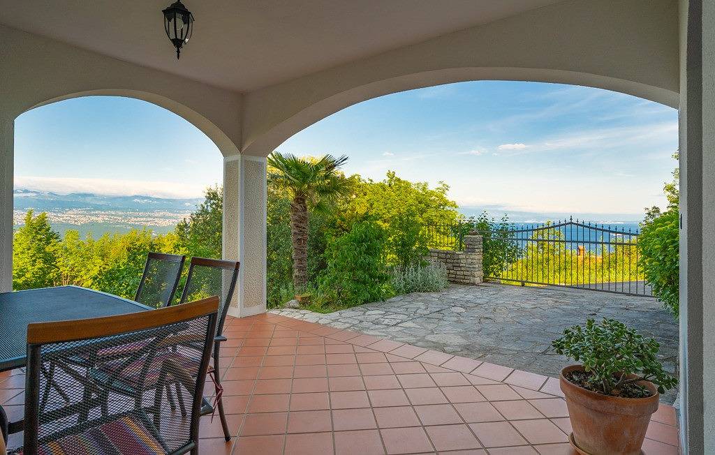 Entire apartment, Legato apartman Opatija-Veprinac by Villas Guide in Icici, Opatija Riviera