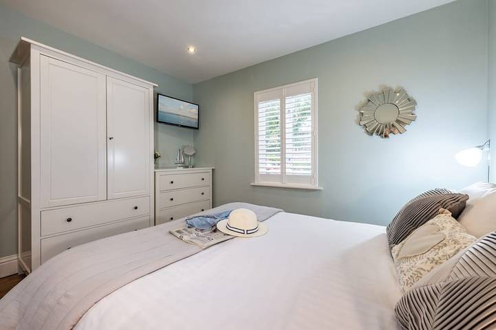 Entire apartment, A stunning apartment with breathtaking views, situated in a select development. in Carbis Bay, Cornwall