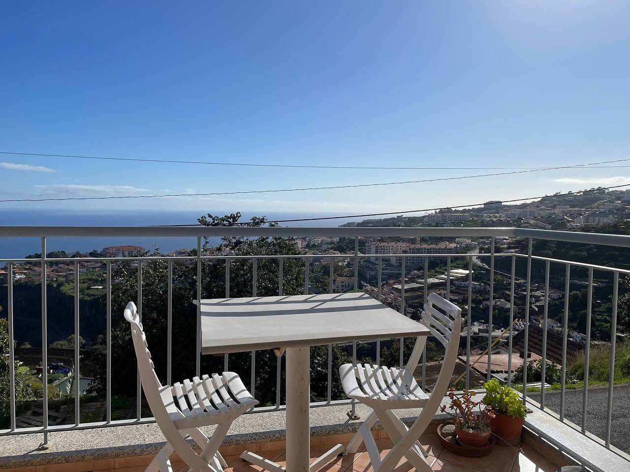 Ganze Wohnung, Apartamento Jade mit Meerblick, Wlan & Balkon in Pedra Mole (Madeira), Caniço