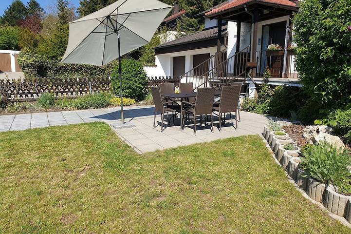 Ferienwohnung für 8 Personen, mit Terrasse und Garten in Plech