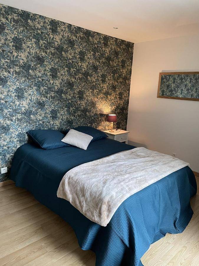 Three-Bedroom Villa in Hières-sur-Amby, Région de La Tour-du-Pin