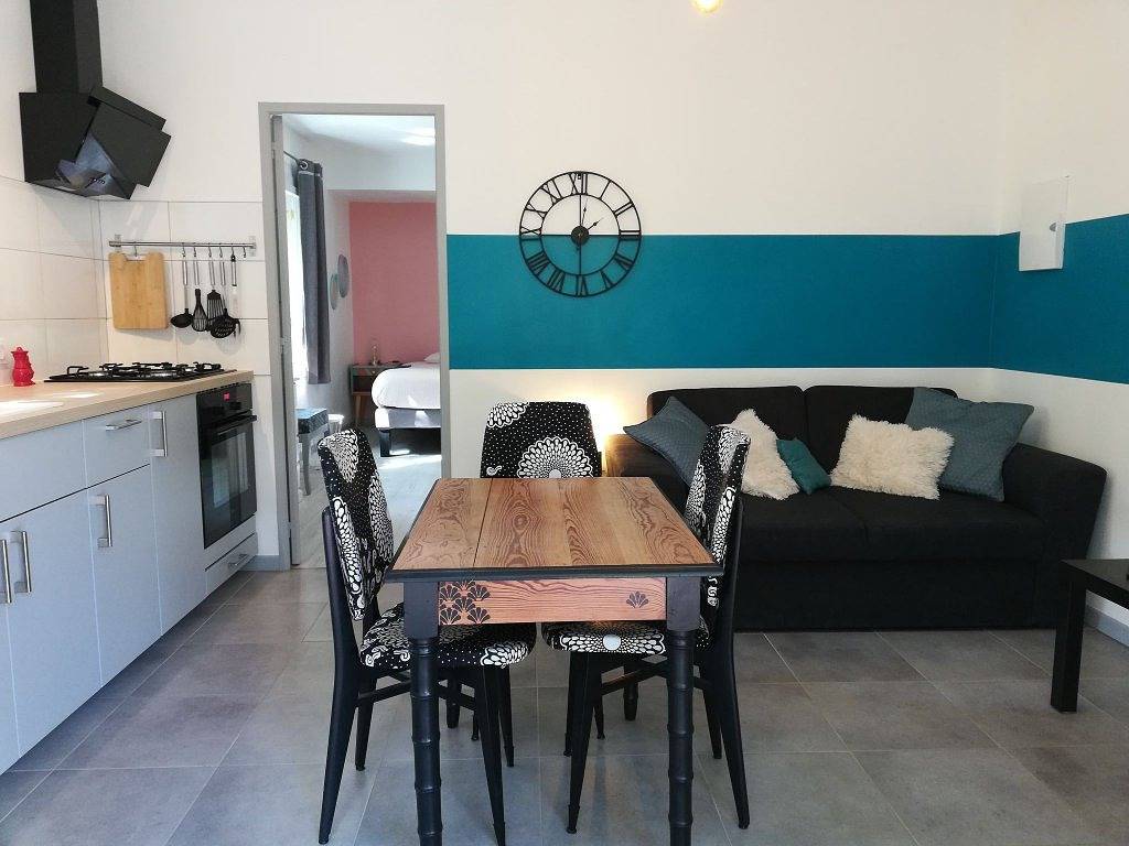 Appartement entier, La Dame de Cœur 05 - "L'heure du thé", 3 personnes in Val-Buëch-Méouge, Région de Gap