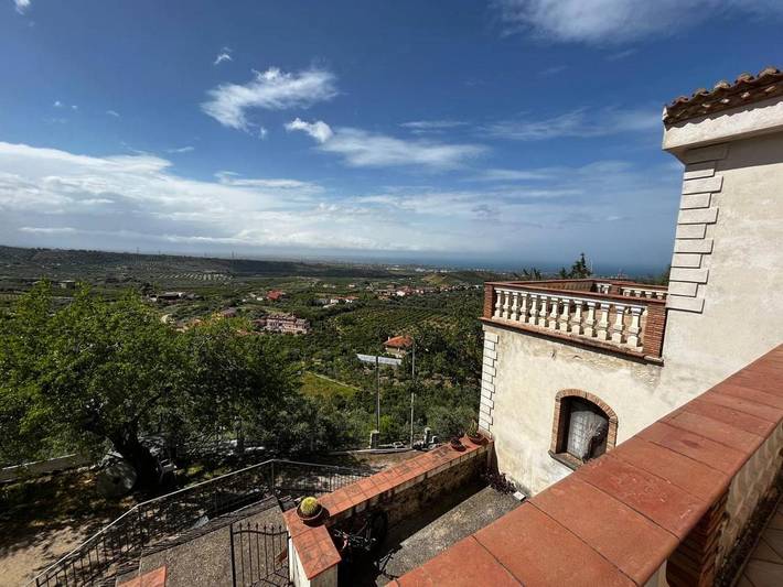 Casa vacanza per 11 persone, con Balcone e Terrazza nonché Giardino e Panorama a Rossano