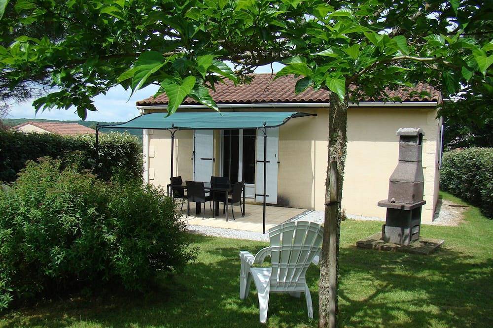 Comfortabel huisje met gedeeld verwarmd zwembad tussen Sarlat en Cahors in Salviac, Lot