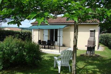 Gîte pour 5 personnes, avec piscine et jardin, animaux acceptés à Salviac