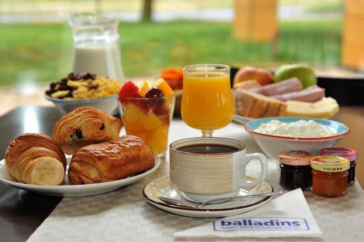 Hôtel pour 2 personnes, avec vue et jardin à L'Hospitalet-du-Larzac - 2