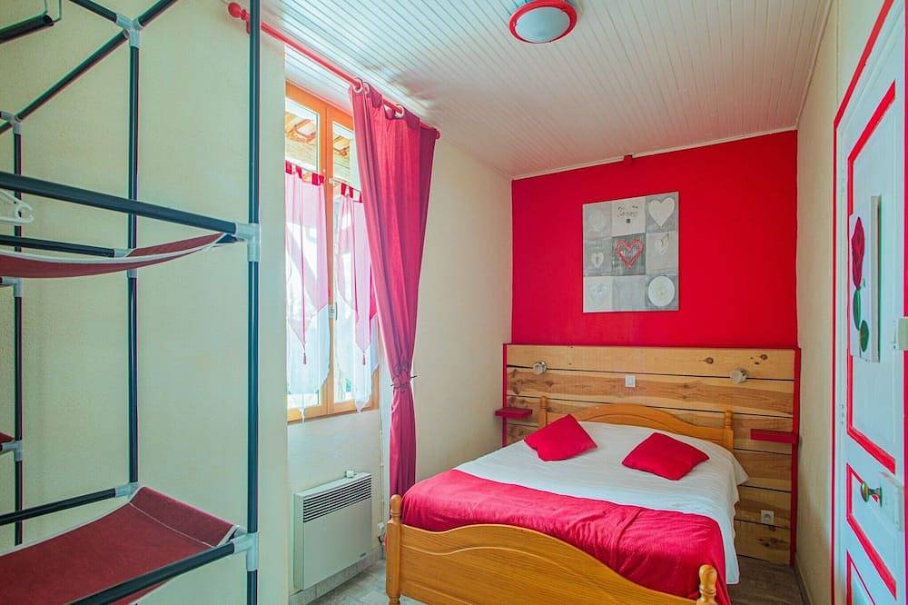 Hilltop Haven in Meyrals in Les Eyzies, Périgord Noir