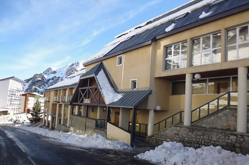Appartement entier, Studio Cabine 4 Pers - Pied des Pistes - Parking - Animaux Autorisés in La Mongie, Bagnères-de-Bigorre
