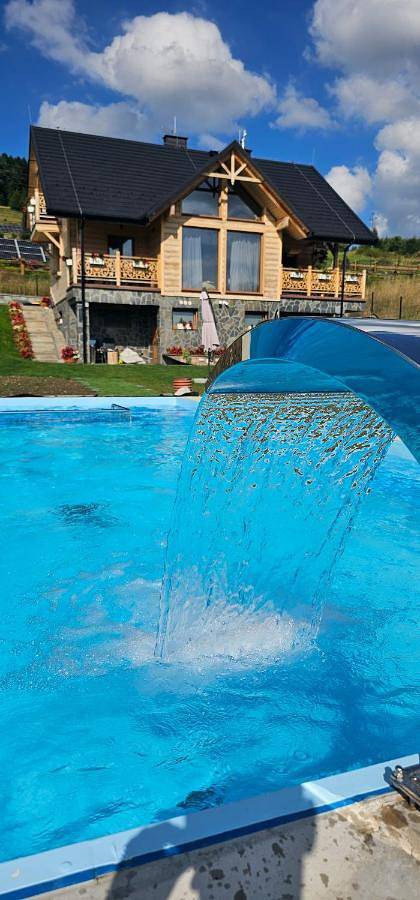 Dom wakacyjny dla 12 osób, z Balkon i Jacuzzi oraz Taras i Ogród w Jaworki
