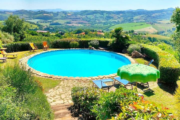 Ferienwohnung für 6 Personen, mit Pool und Garten in Penna San Giovanni