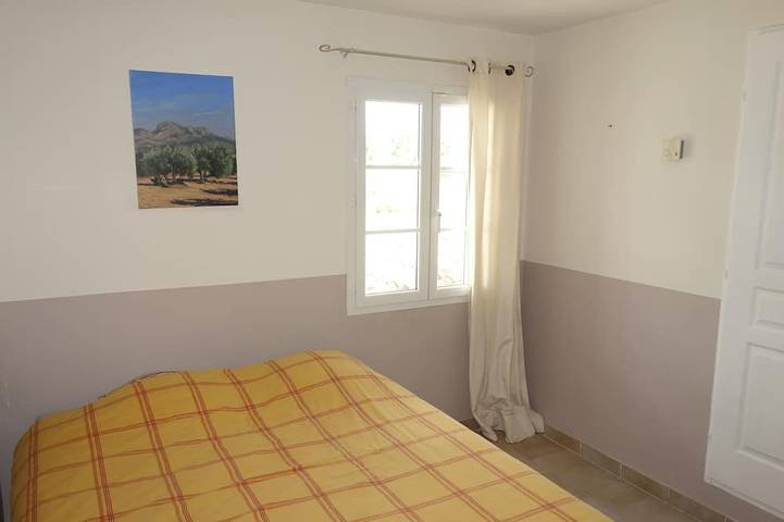 Location de vacances pour 2 personnes, avec jardin et terrasse à Sénas - 3