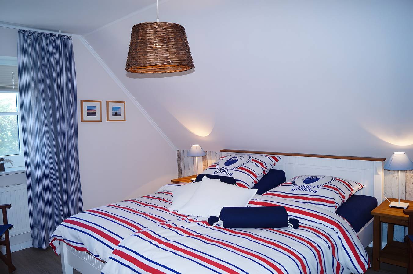 Ganze Wohnung, Apartment 'Fewo 4 Meerblau' mit privater Terrasse, Gemeinschaftsgarten und Wlan in Pellworm, Nordseeküste