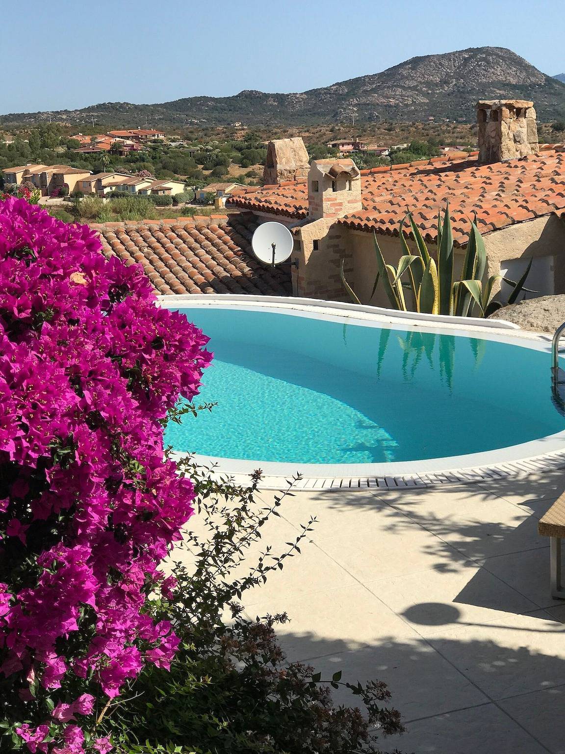 Villa 'Roccia d'oro with Private Pool, Sea View, Wi-Fi & Air Conditioning in Porto San Paolo, Loiri Porto San Paolo