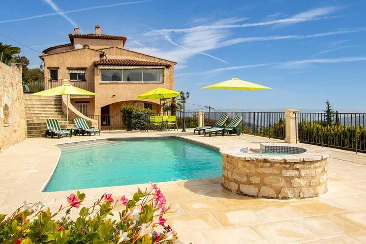 Appartement de vacances pour 6 personnes, avec Balcon/Terrasse ainsi que Jardin et Piscine