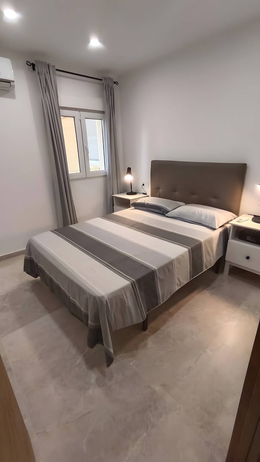 Geheel appartement, Appartement 'Málaga Licht, Strand en Centrum' met zeezicht, Wi-Fi en airco in Carretera de Cádiz, Malaga