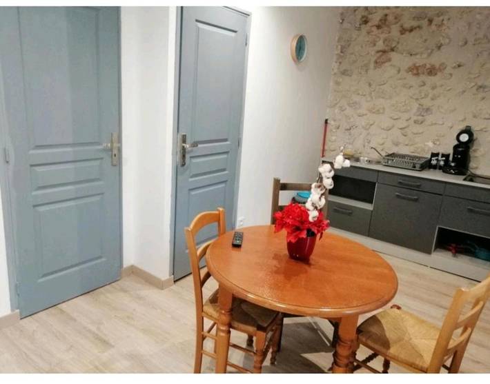 Gîte pour 3 personnes, avec jardin ainsi que vue et terrasse, animaux acceptés à Saint-Jean-en-Royans - 2