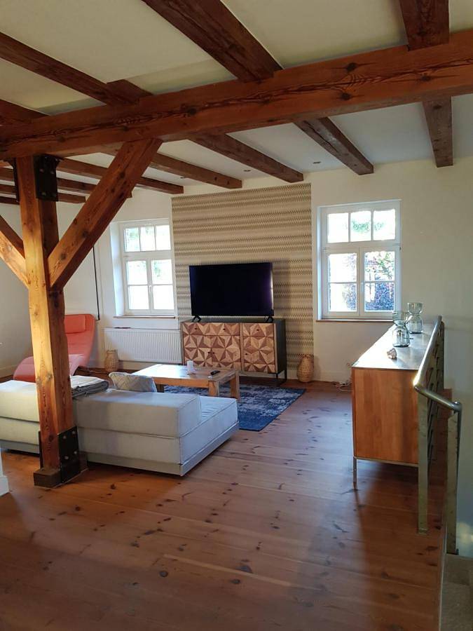 Ferienhaus für 6 Personen, mit Balkon und Whirlpool sowie Terrasse und Garten