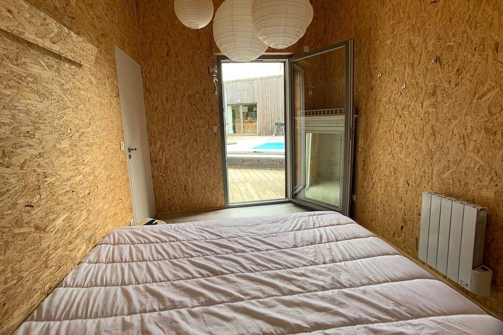 Maison Atypique - Ideal Pour 2 Familles - Piscine Privee - in Banne, Parc national des Cévennes