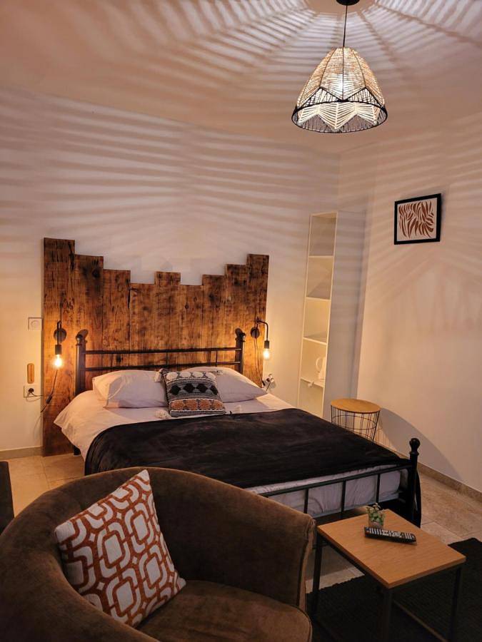 Chambre d’hôte pour 2 personnes, avec Terrasse ainsi que Jardin et Vue à Lasséran