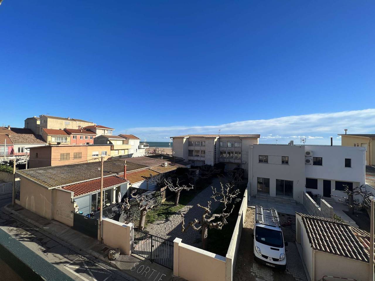 Entire studio, Affordable studio for 4 with balcony near the beach in Valras-Plage, Côte d'Améthyste