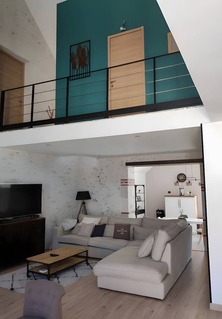 Casa vacacional 'Super Gîte' con terraza privada, jardín privado y Wi-Fi in Vineuil, Región de Blois