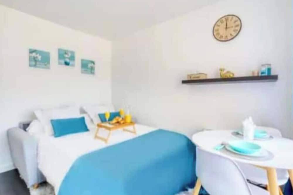 Entire apartment, Quiet studio in Rosny - Rer E, Paris 15 min in Rosny-sous-Bois, Seine-Saint-Denis