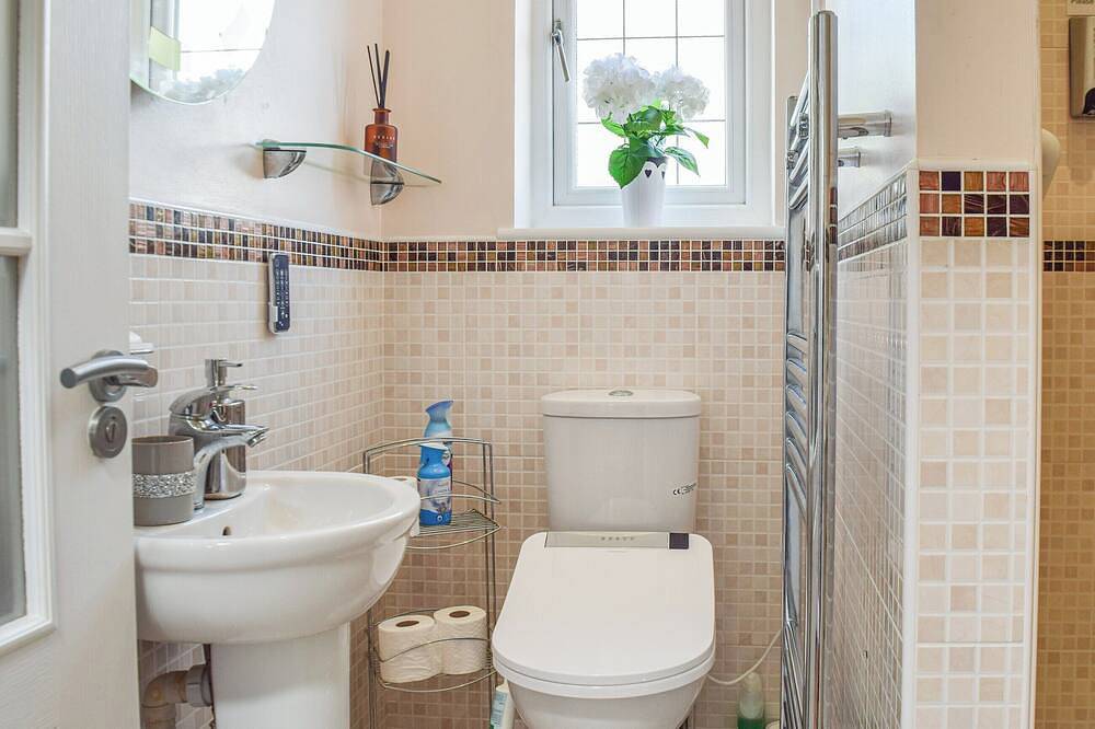 1 bedroom accommodation in Almondbury, near Huddersfield in Huddersfield, West Yorkshire