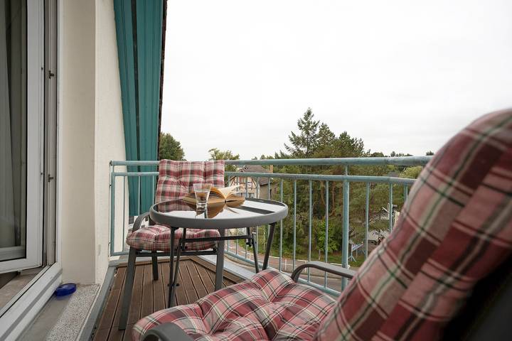 Hel lejlighed, Apartment "Tine" with Balcony and Beach Chair in Summer in Zempin, Usedomer Norden