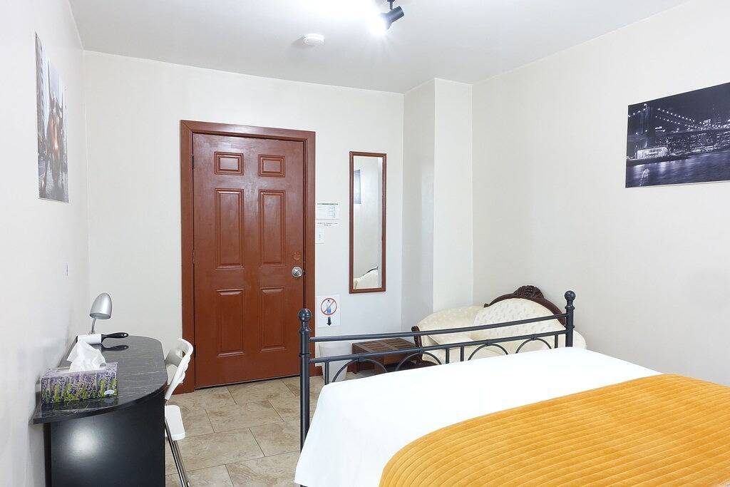 ⭐️Best Xl House To Visit Nyc-5Br+3Baths+Hot Tub+Parking 5 cars in Hillside, Union County