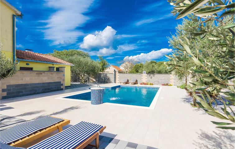 Ferienwohnung für 4 Personen, mit Terrasse und Seeblick sowie Pool in Biograd na Moru - 4