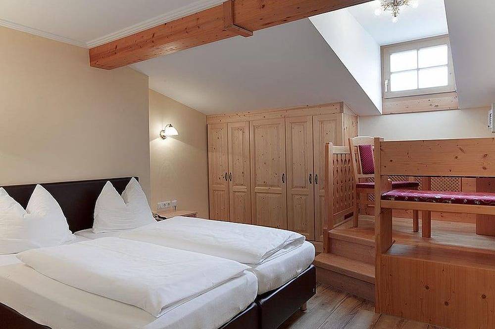 Giebelzimmer mit Dusche, Wc - Hotel Sperlhof in Edlbach, Kirchdorf an der Krems (Bezirk)