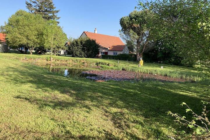 Gîte pour 7 personnes, avec terrasse et jardin, animaux acceptés dans Saint-Bonnet-en-Bresse